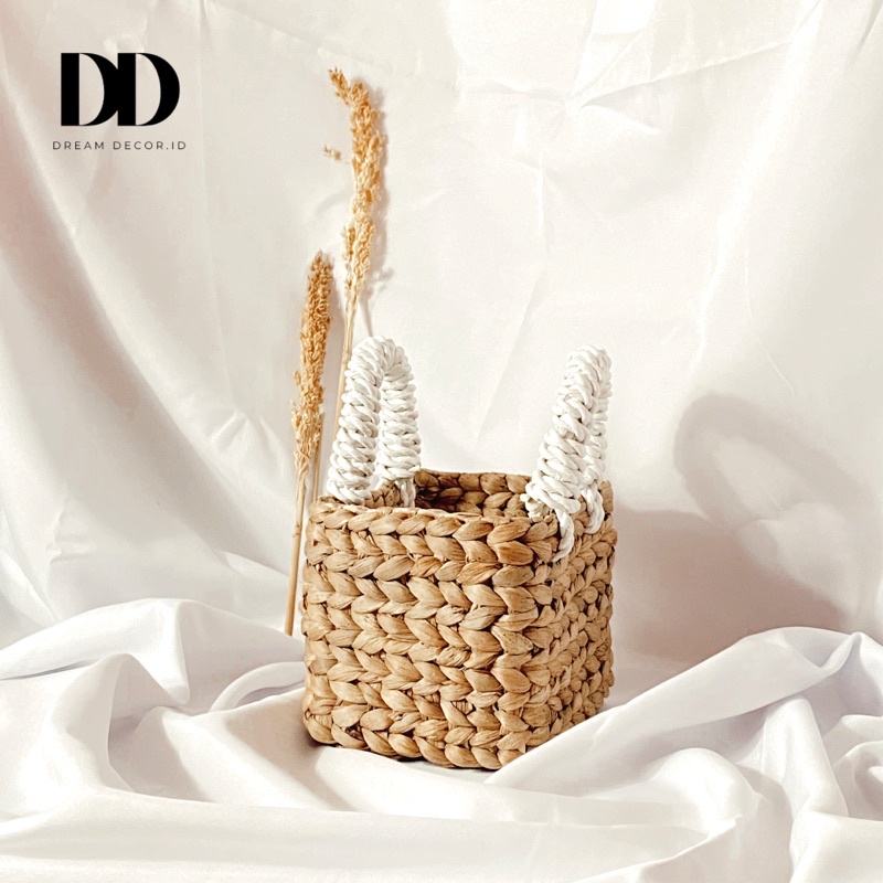 Handle Tray kotak / keranjang / anyaman eceng gondok / Natural /keranjang Enceng Gondok / ESTETIKA -