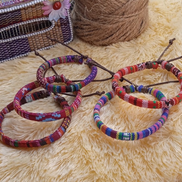 Gelang Etnik Tali Tenun