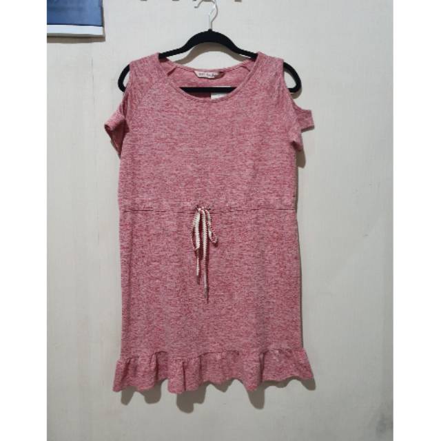 SALE    Dress Pendek Minimal Original From Store