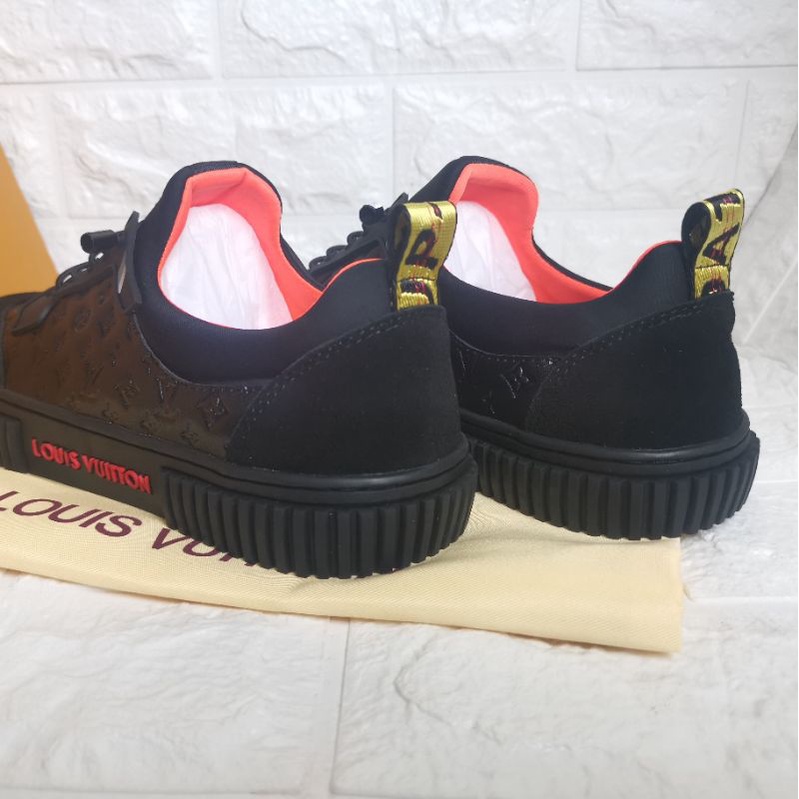 sepatu lv sneaker pria cowok lou is vuitton shoes casual baru hitam mirror quality kulit asli Black leather