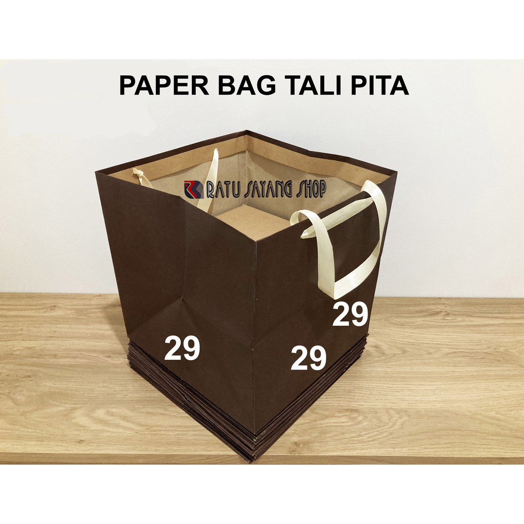 

TAS PAPER BAG TALI PITA (29 X 29 X 29)