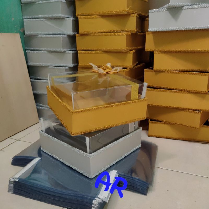 kotak hantaran kue serba guna warna gold