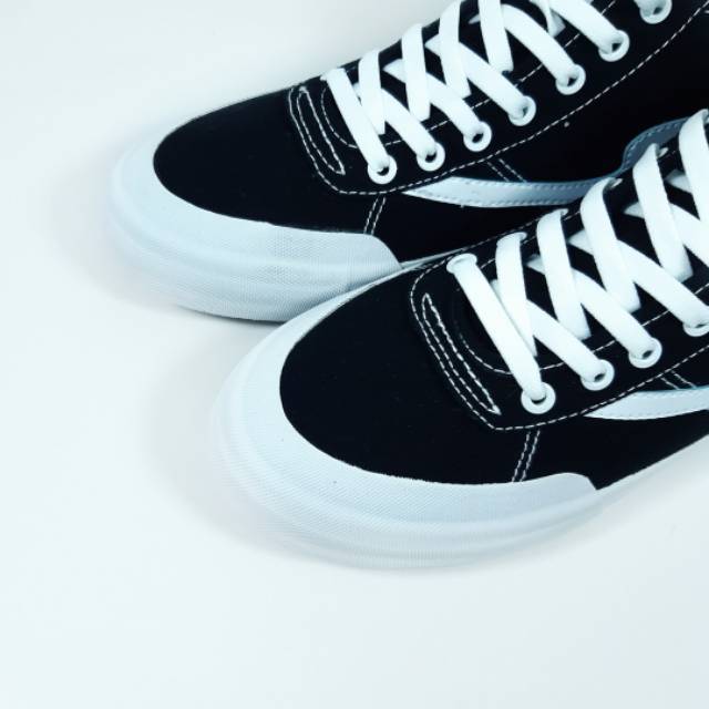 SEPATUPATROBAS IVAN HIGH BLACK WHITE