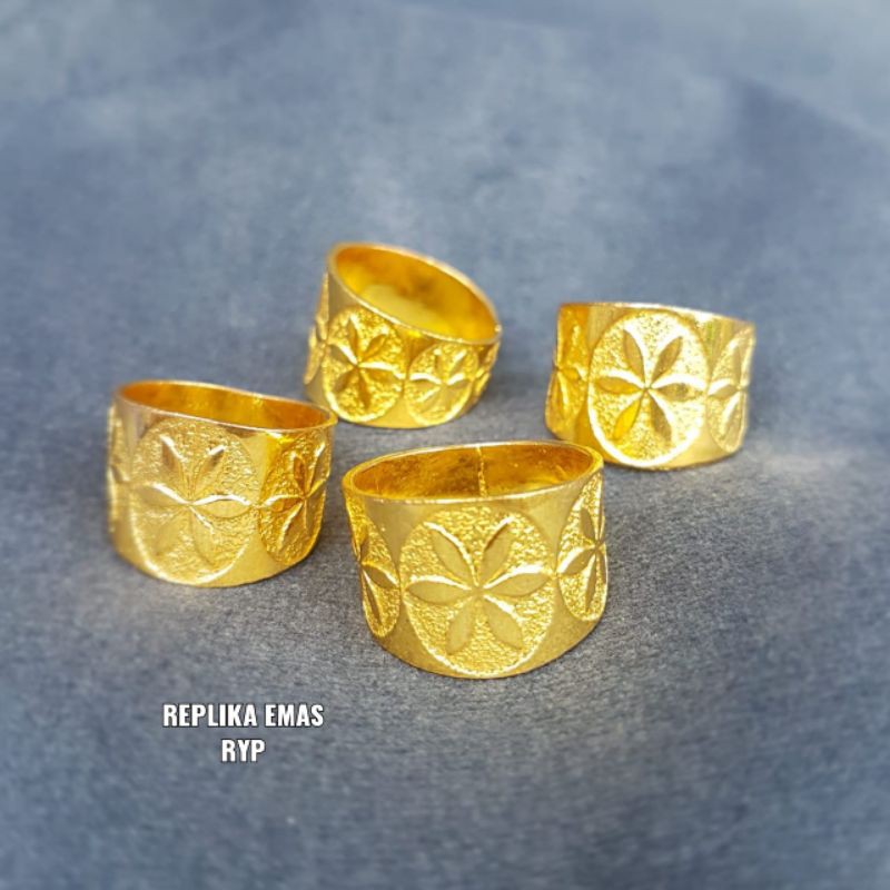 Cincin lapis emas 24k /replika, awet,persis seperti asli,tahan,cantik