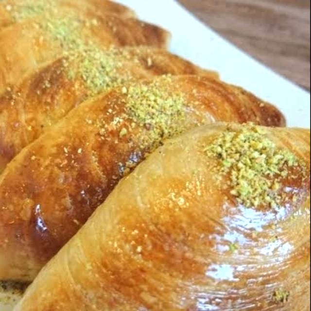 

Makanan Arab Shabiyat / kue manis / dessert arab 1kg