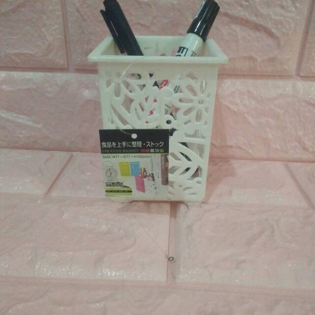 

Tempat pensil/alat tulis