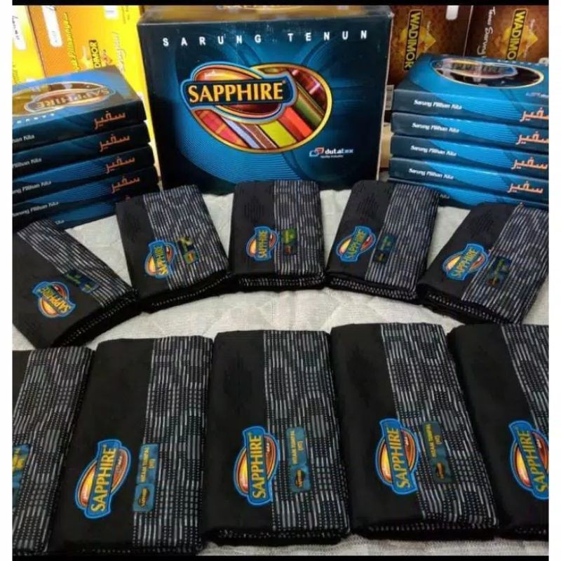 sapphire sarung hitam tumpal