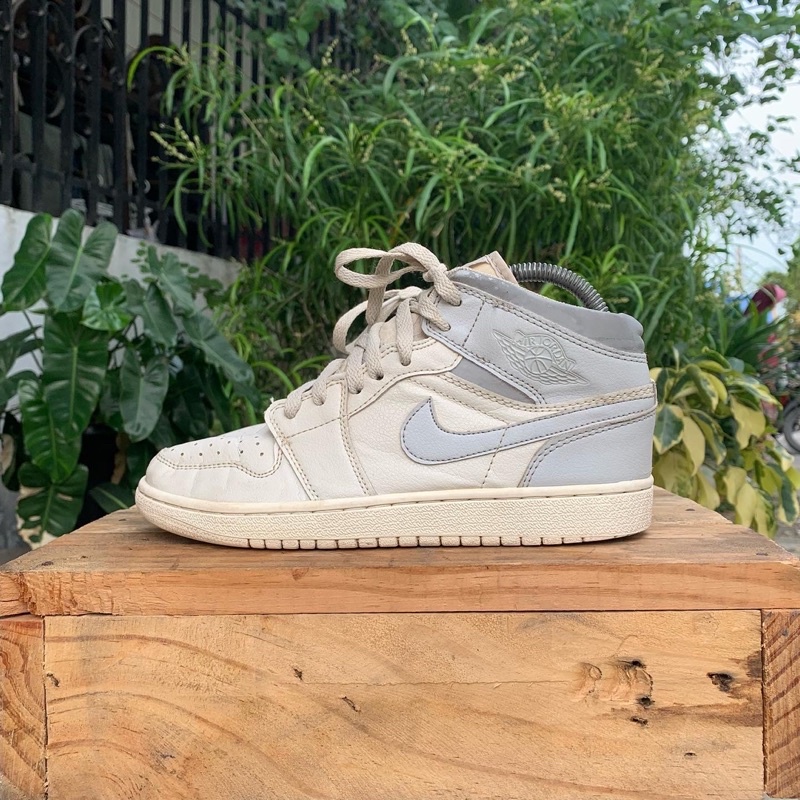 air jordan light bone