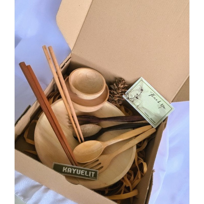 

Kado pernikahan / kado ulang tahun / Hampers pernikahan / Kado peralatan memasak / souvenir