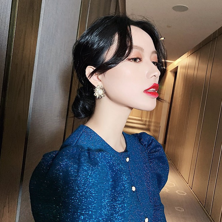 Anting Gantung Panjang Tusuk Gaya Korea Motif Geometri Aksen Hollow Untuk Perhiasan Wanita-4