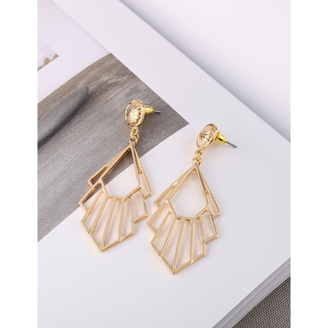 LRC Anting Tusuk Fashion Golden Hollow Geometry Alloy Stud Earrings D60486