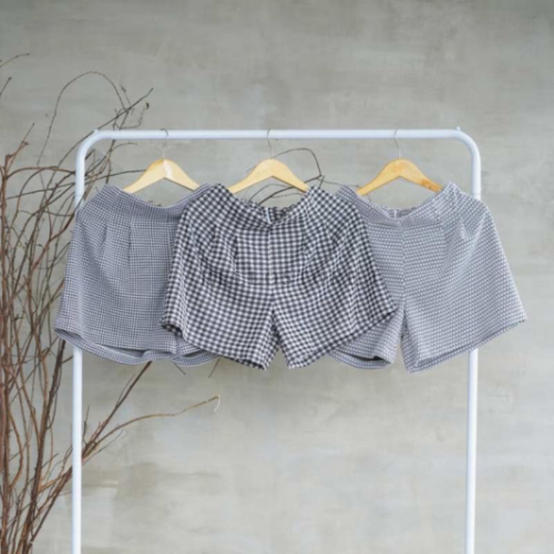 Hotpants Celana Pendek Wanita Zimerman Motif Kotak Kotak (Freesize)