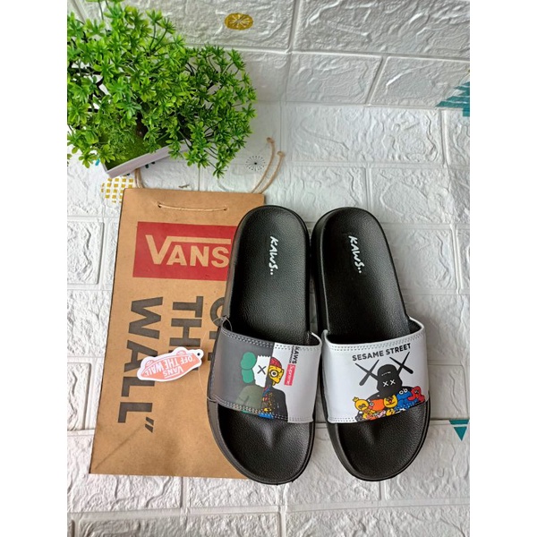 Sandal Slide/Slop Pria Wanita Off-White Grade Original  - Sandal Slop Murah-Kaws Black-white