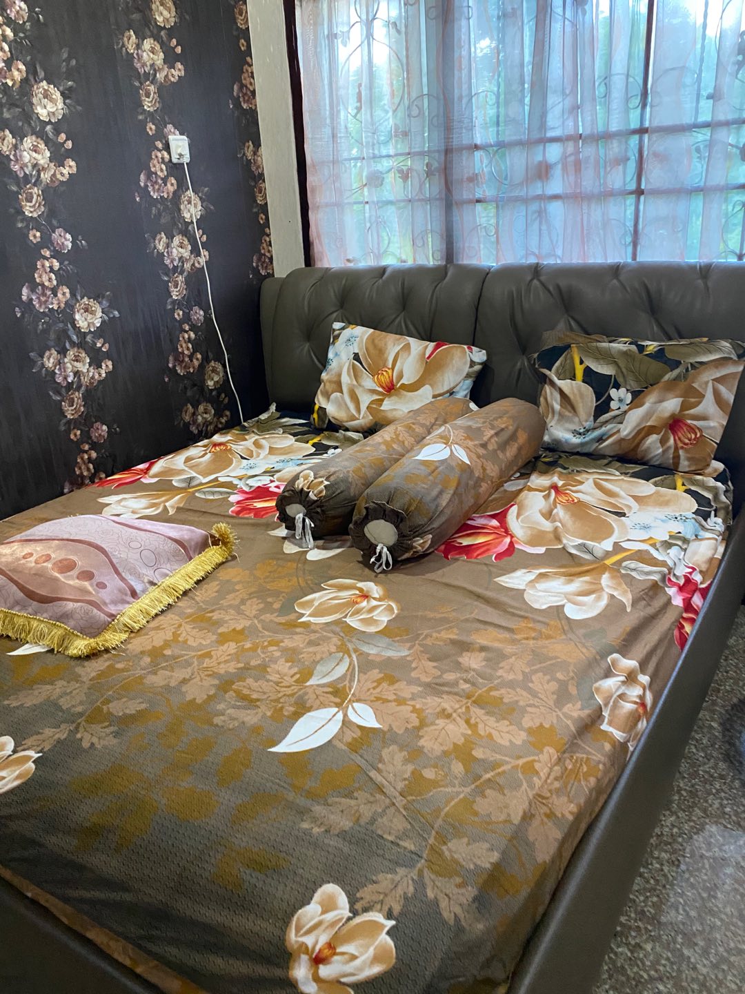 Sprei Nyenyak Royale - 200x200 / 180x200 / 120x200