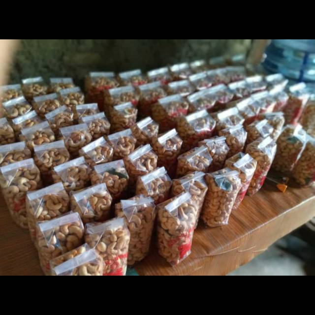 

Super hematttt kacang mete asli Wonogiri harga 45.000 netto 250gr