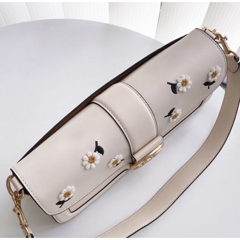 COACH  GEORGIE SHOULDER BAG WITH DAISY EMBROIDERY