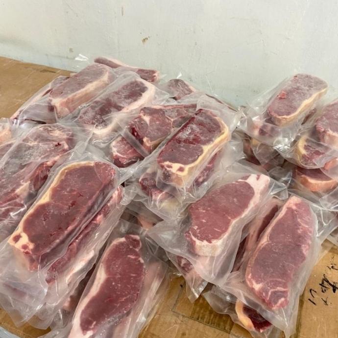 

Daging Sapi Steak / Aust Sirloin Striploin Steak Grade A 1Kg ( 5 Pcs ) Store_Gemoy