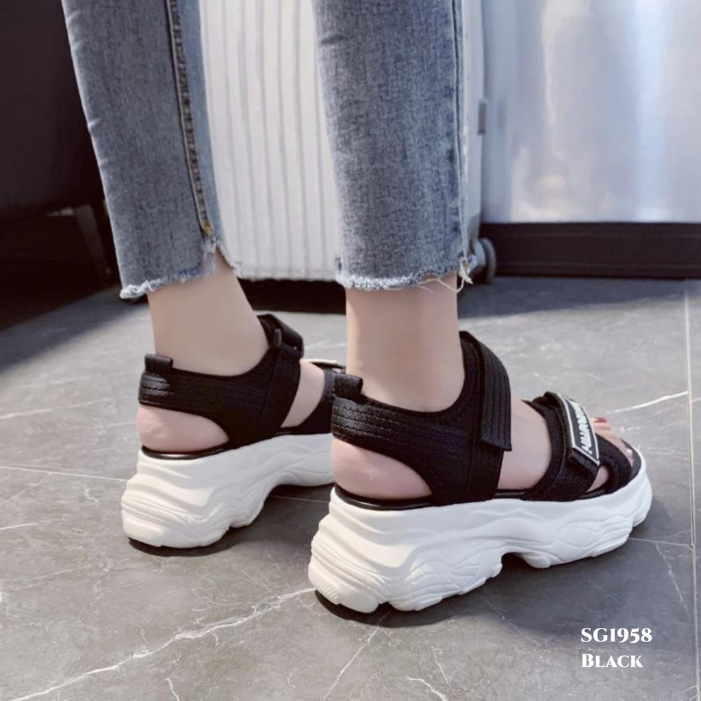 RESTOCK WYN SANDAL WEDGES GUNUNG FASHION KOREA SG1958