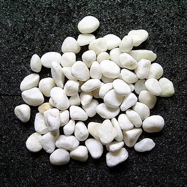 BATU CORAL PUTIH WHITE ITALY BATU HIAS KERIKIL TAMAN POT TANAMAN HIASAN AQUARIUM KEMASAN 500 GRAM