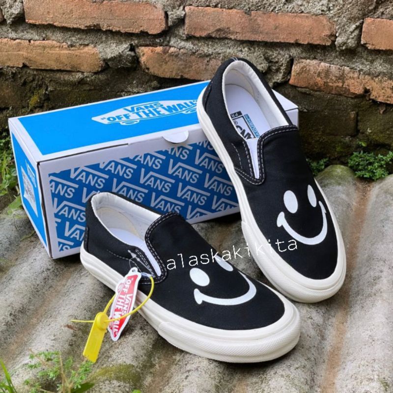 Sepatu Vans Slip on OG SMILE Black white Premium BNIB made in china