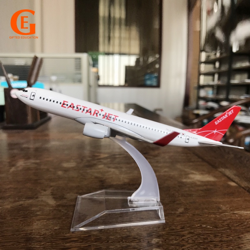 Miniatur Diecast Pesawat Jet Airlines Boeing 737 B737 Bahan Metal Untuk Dekorasihadiah