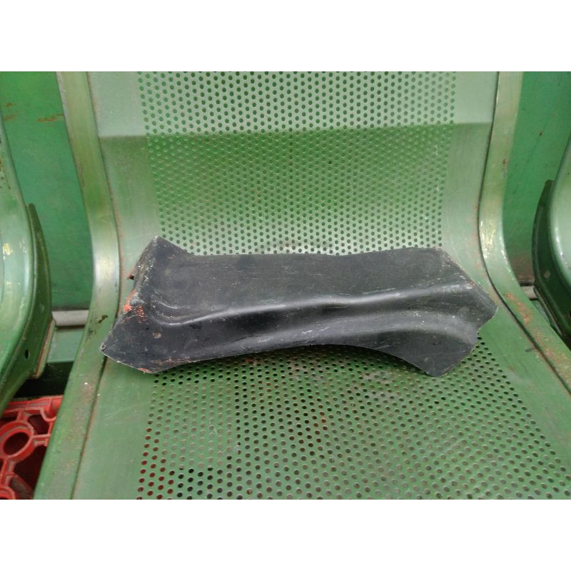 slebor plastik belakang honda gl 100 ori