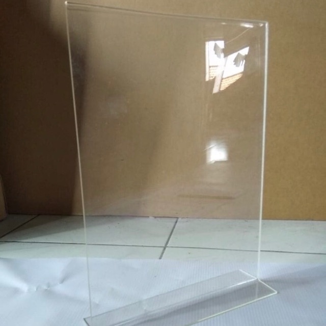 

AKRILIK TENT HOLDER T (uk 4 x 6 cm) / TEMPAT BROSUR