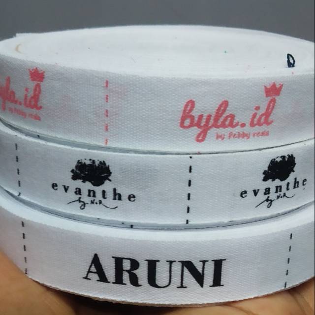 

Label hijab pita katun putih uk 1,5 cm