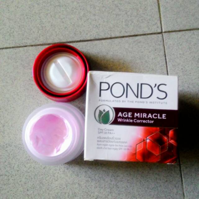 Pond's Age Miracle day cream