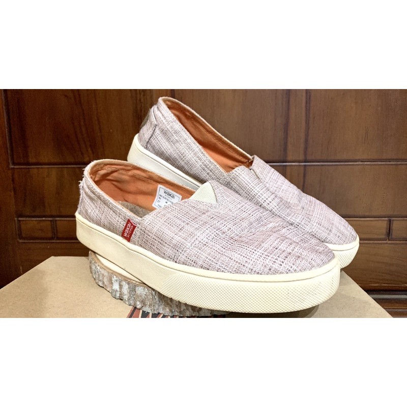 (Original) Wakai Footwear Sepatu Slip On Pria Wanita Unisex Bahan Canvas Warna Cream - Size 37