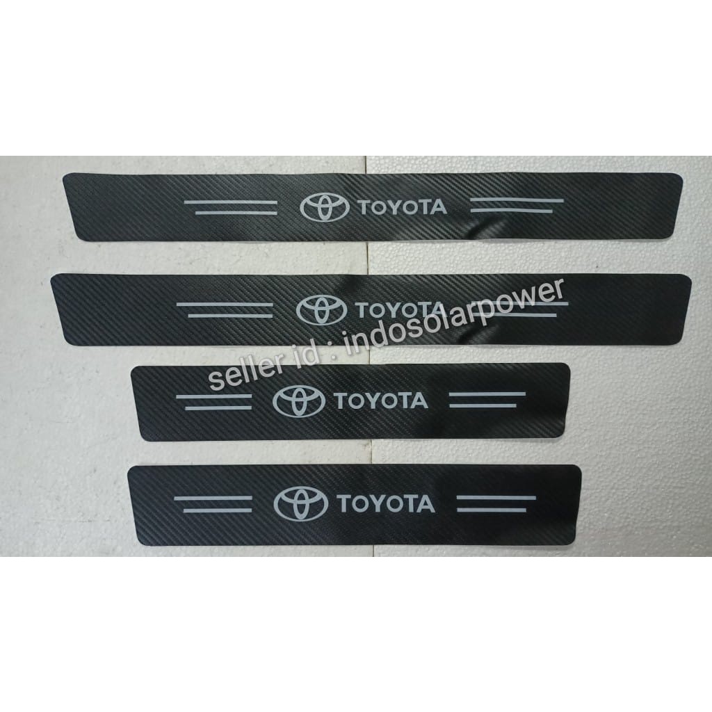 Stiker strip TOYOTA motif pola serat karbon carbon pelindung pijakan kaki pintu masuk mobil anti gores lecet air sticker aksesoris variasi logo merk bisa untuk semua type Fortuner Avanza Innova Harrier Alphard Hilux Veloz Yaris Sienta Sigra Rush Veloz