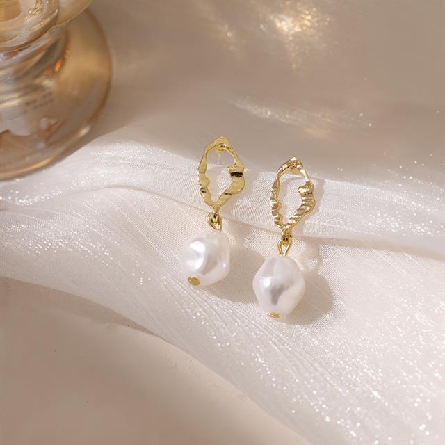 Korea ornamen baroque mutiara anting-anting wanita sosialita temperamen Garland tidak teratur anting