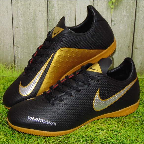 nike mercurial legend