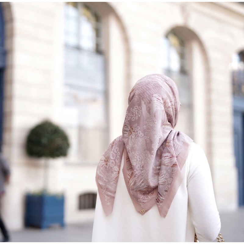 PRELOVED Buttonscarves Les Amities Pink Series 1