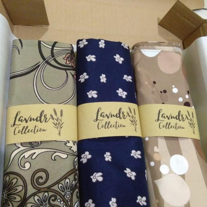 

Premium Product!!! Hampers Jilbab Dua Motif Paket F Kado Box Hadiah Wisuda - Paling Diminati