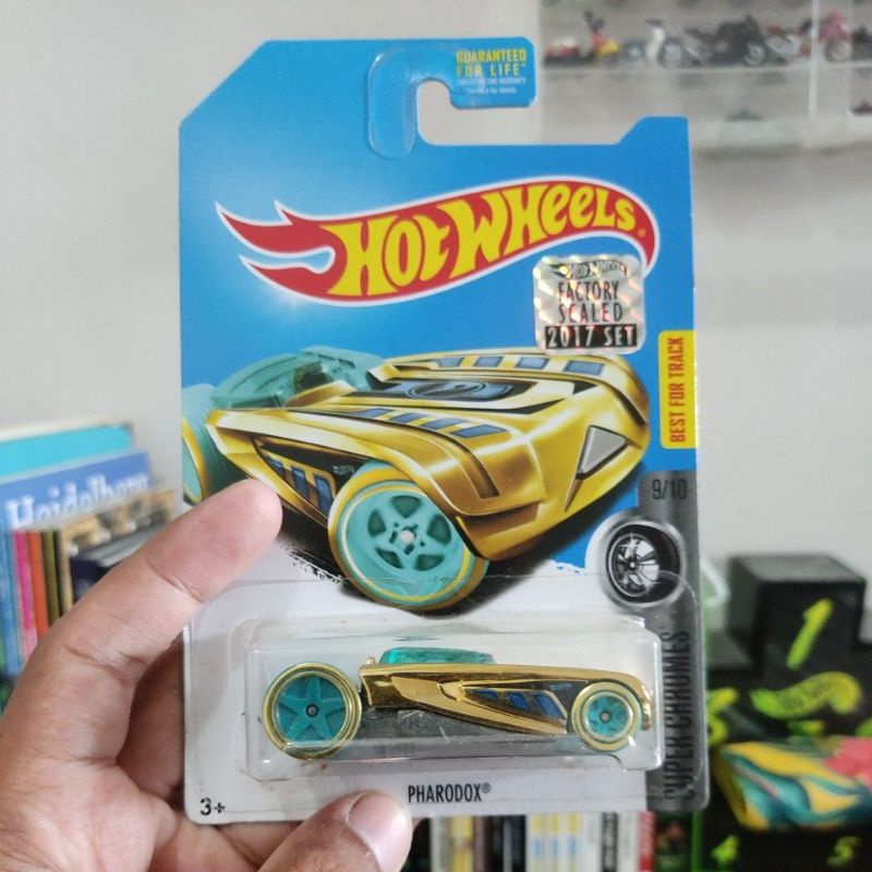 HOTWHEELS JAGO BALAP LOOP JUARA PHARODOX PHARADOX GOLD FACTORY SEALED