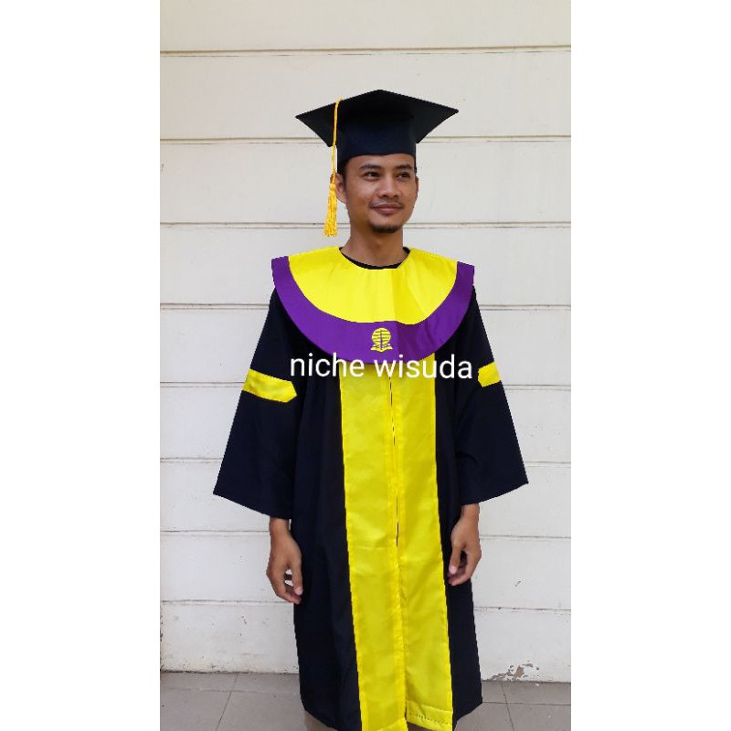 Toga Wisuda UT Warna Ungu