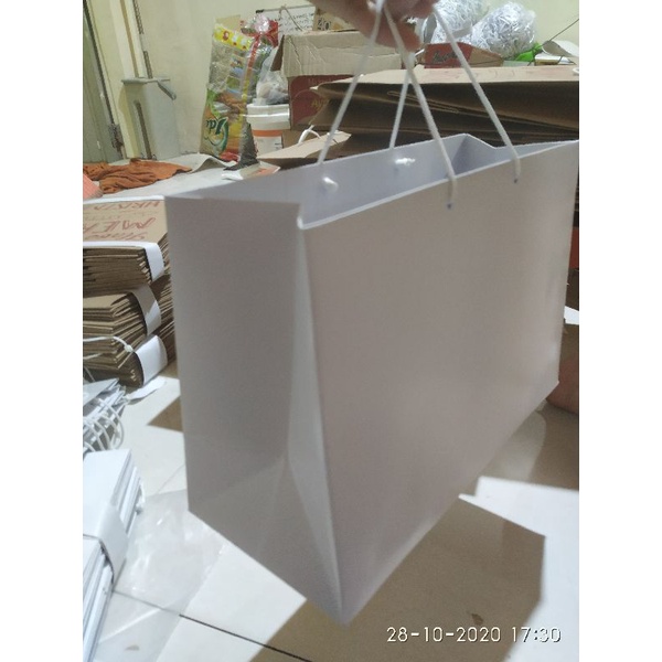 

paperbag polos putih 20x9x21