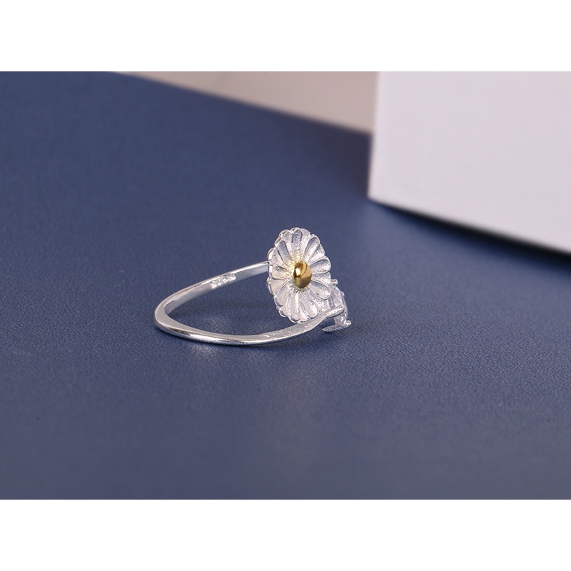 Cincin Bentuk Bunga Daisy Aksen Berlian | Cincin Bahan Stainless Steel | Aksesoris Wanita Untuk Hadiah