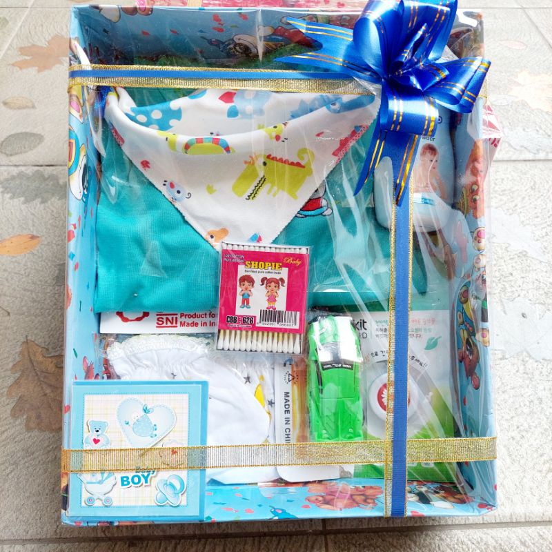 Hampers perlengkapan Bayi baru lahir Baby Gift Set Kado Bayi Baby Care Set Minyak telon Baju bedak Shampoo