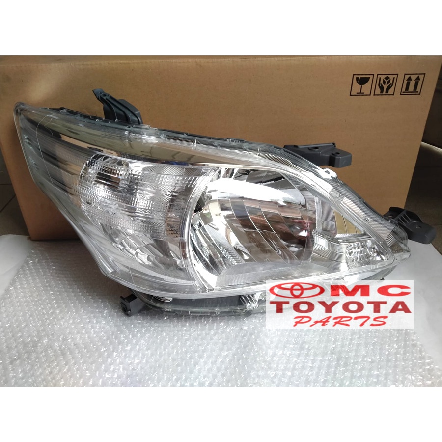 Lampu Depan / Head Lamp Kanan Kijang Innova Grand 81130-0K520