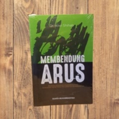 Membendung Arus - BUKU MUHAMMADIYAH