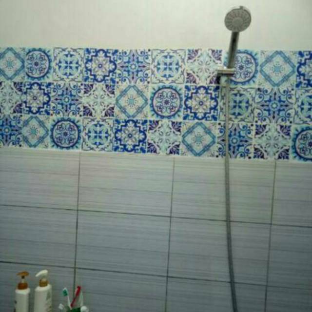 STIKER TEGEL KERAMIK ukuran  45CM X 30CM