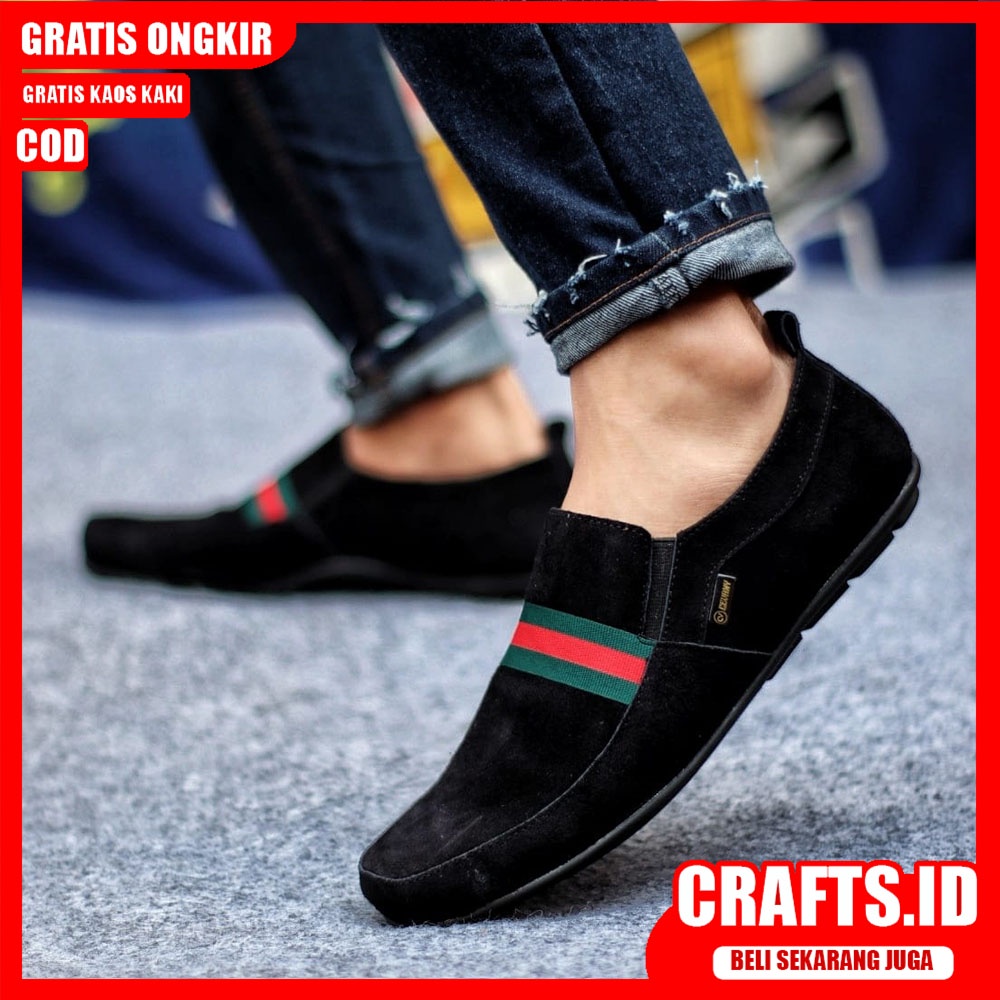 CRAFTS YOMI - Sepatu Slip On Kasual Hitam Pria