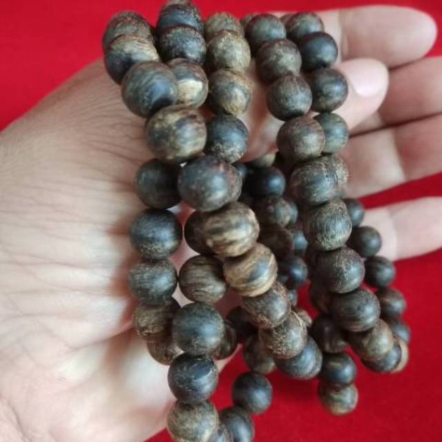 Gelang kayu gaharu cengkeh Papua