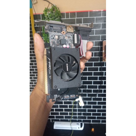 vga gt 705 710 730 1gb & R7 R5 ddr3 ddr5 GAME PES 2017 & PES 2021 60FPS