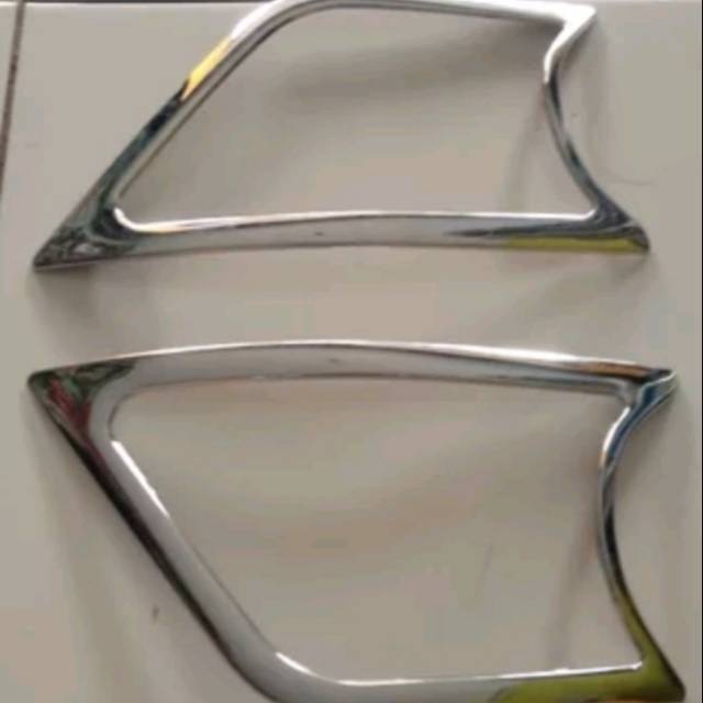 COVER GARNISH FOGLAMP INNOVA REBORN