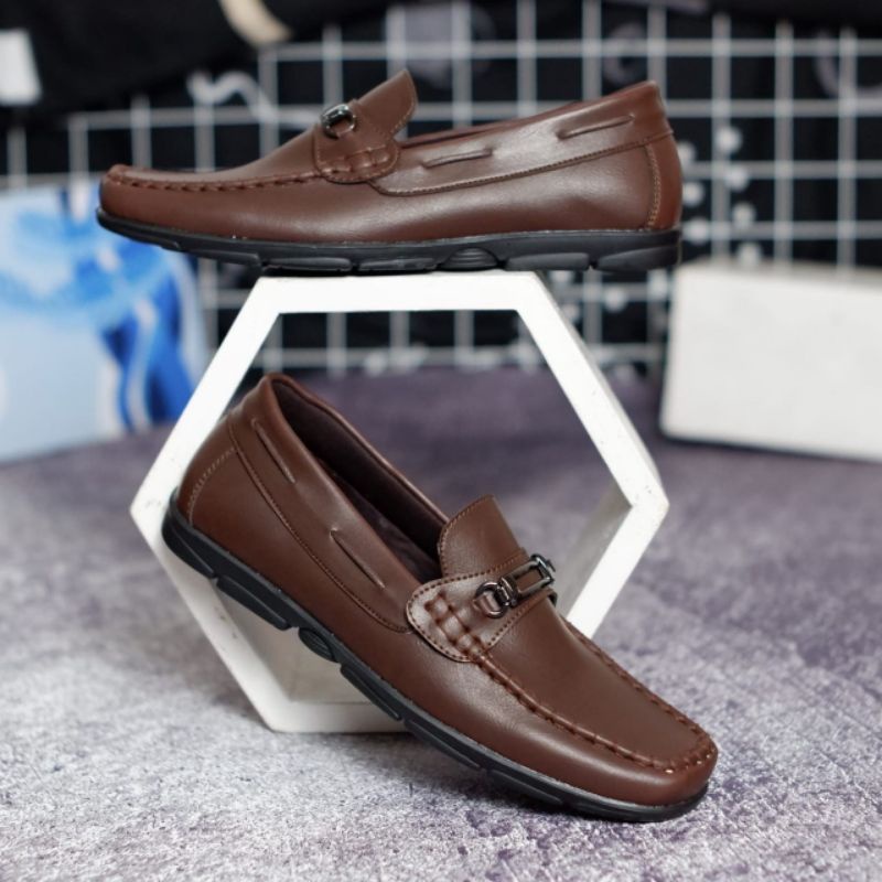 BEST PRODUK X SEPATU SLIP ON PRIA LOAFER BOI DEWASA  KULIT ASLI ORIGINAL CASUAL FORMAL SLIP ON PRIA KERJA KANTOR GURU PNS PESTA RESMI NYAMAN || SLIP ON PRIA PANSUS BERKUALITAS 2022