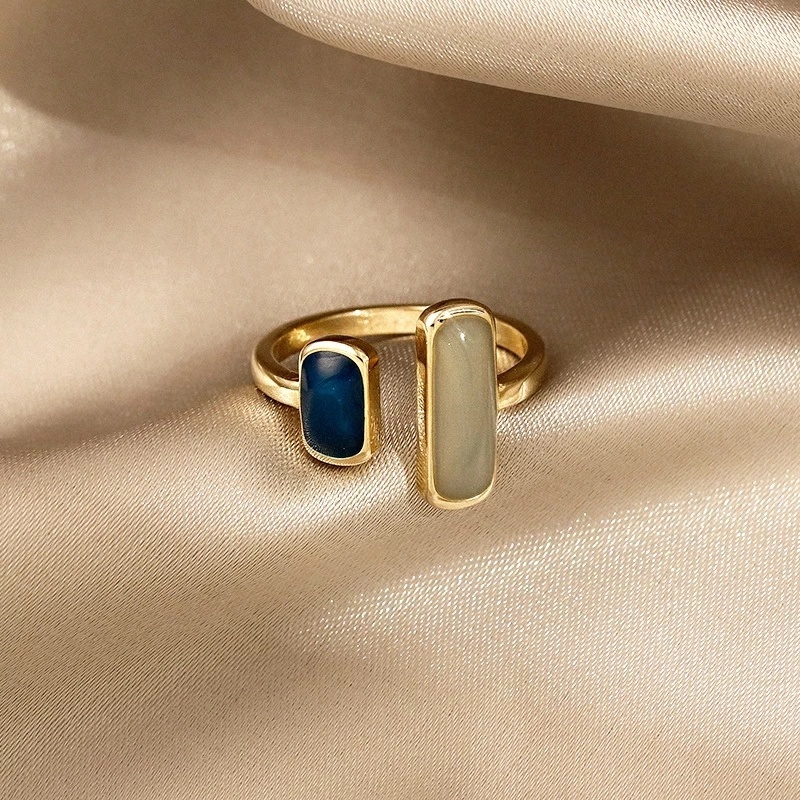 Cincin Model Terbuka Bentuk Persegi Warna Biru Gaya Vintage Klasik Untuk Wanita