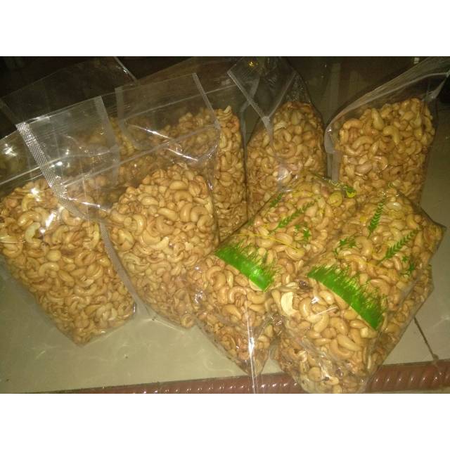 

SUPER!!! PREMIUM!! Kacang mete/ mede asli wonogiri premium sudah di goreng matang